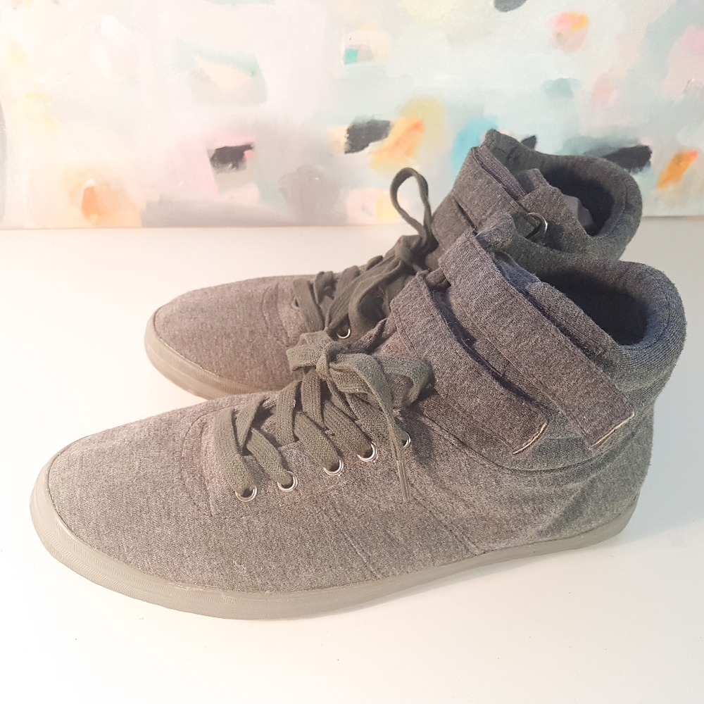 Fun grey sneakers